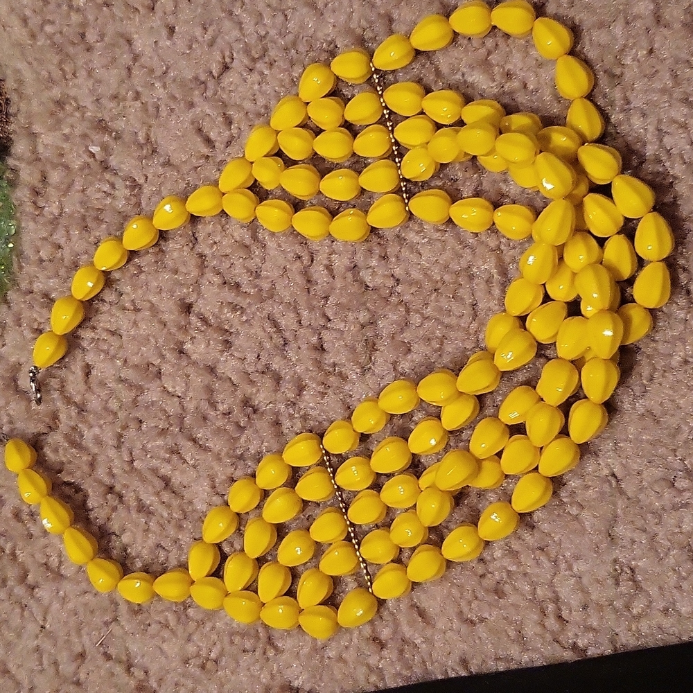Necklaces - Picture 5 of 6